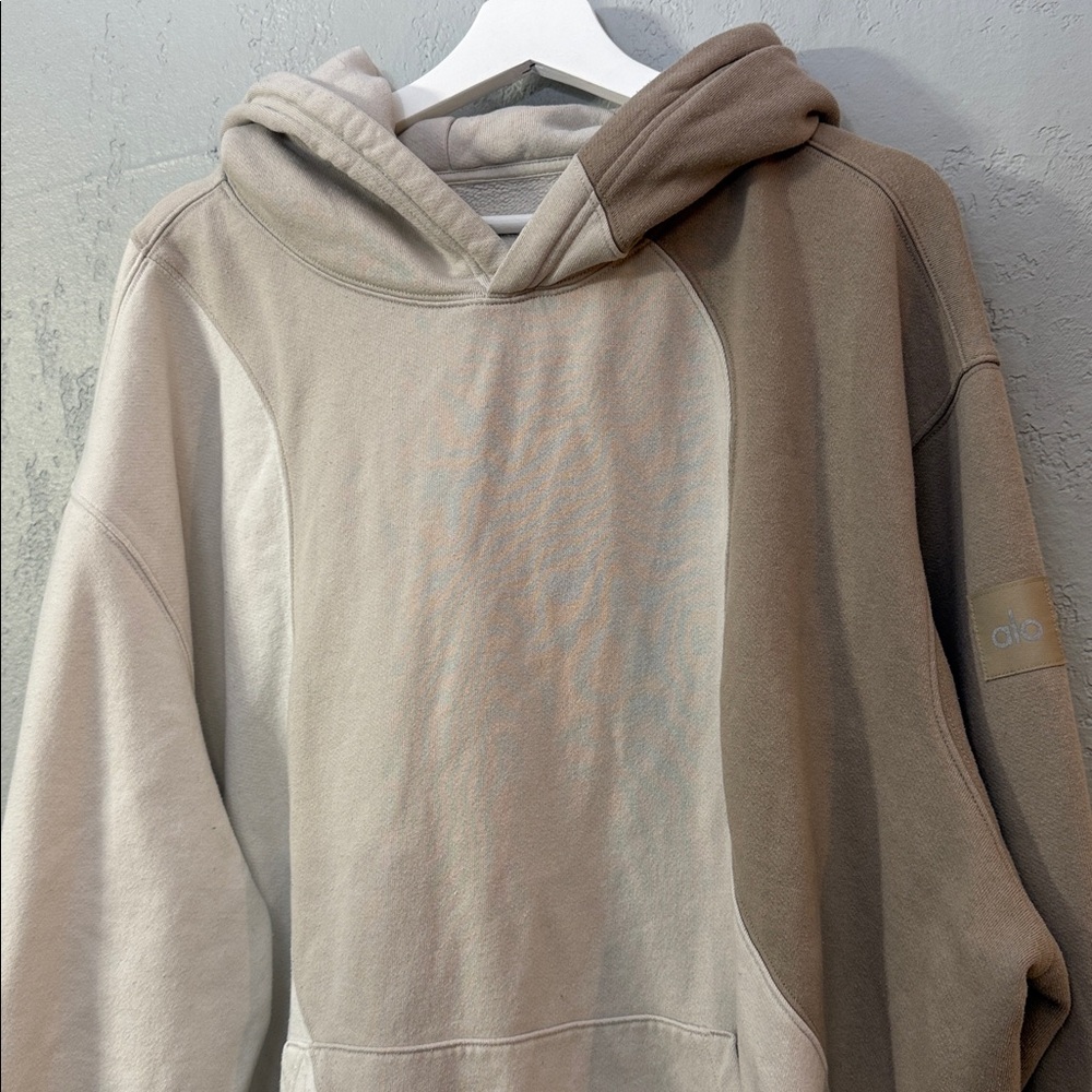 alo Make Waves Hoodie in Ivory/Bone/Gravel - Picture 4 of 9